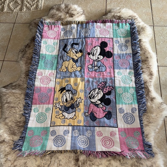 Vintage Disney Baby Blanket Tapestry Throw Collectable Child Baby Shower - Picture 6 of 6